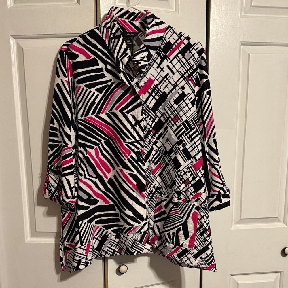 Ali Miles Women's Black and Pink Abstract Blouse